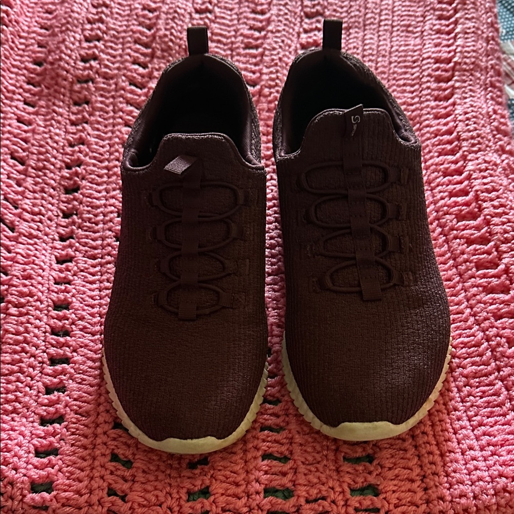 Stylish Brown Knit Sneakers